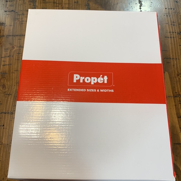 Propet men’s shoes